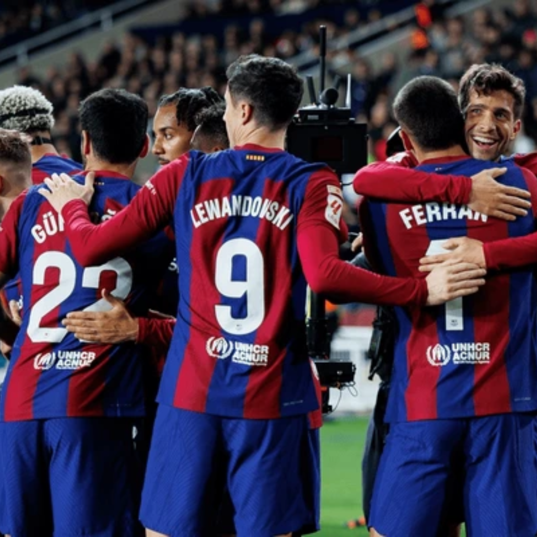 बार्सिलोनाले ला लिगा उपाधि जित्दै सिजनको तेस्रो सफलता हासिल